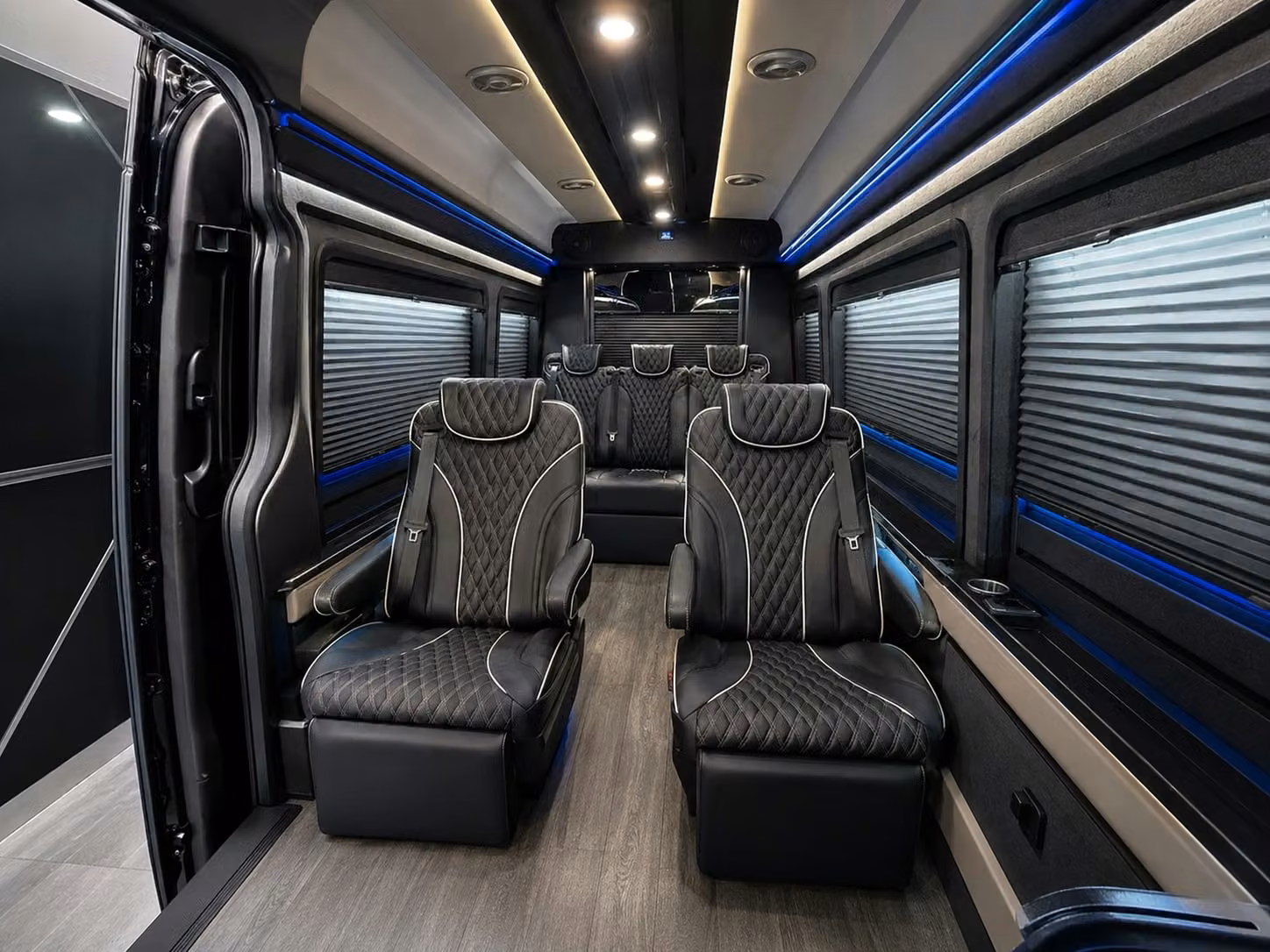 hotel to airport shuttles for west des moines visitors and guest groups