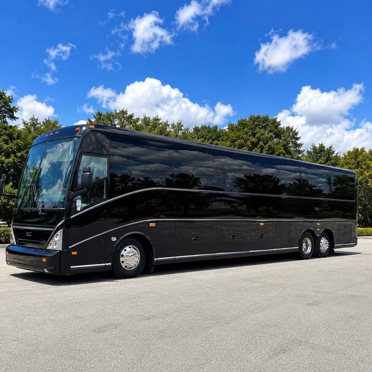recurring corporate shuttle programs built around your west des moines business schedule